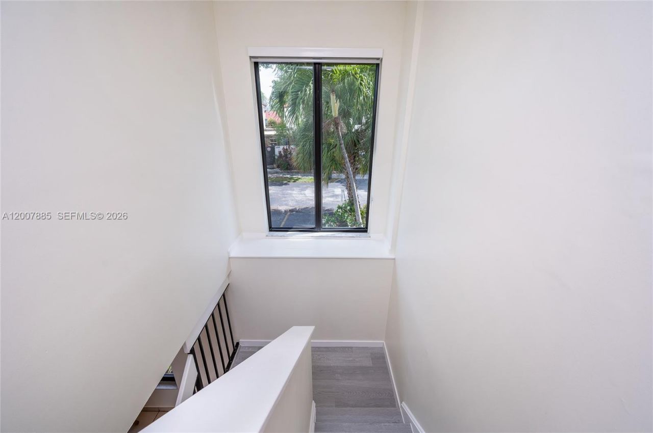 10340 NW 5th Ter, Unit 1-26, Miami, FL 33172 Photo