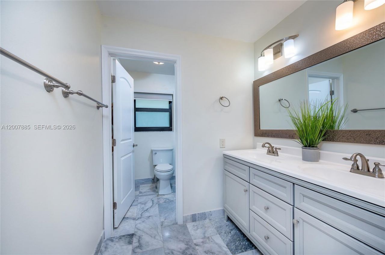 10340 NW 5th Ter, Unit 1-26, Miami, FL 33172 Photo