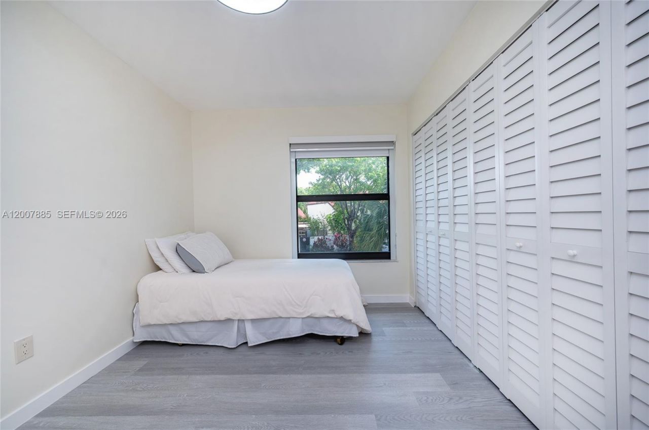 10340 NW 5th Ter, Unit 1-26, Miami, FL 33172 Photo