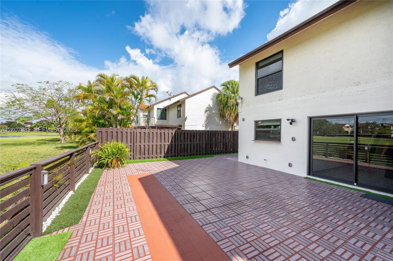 10340 NW 5th Ter, Unit 1-26, Miami, FL 33172 Photo