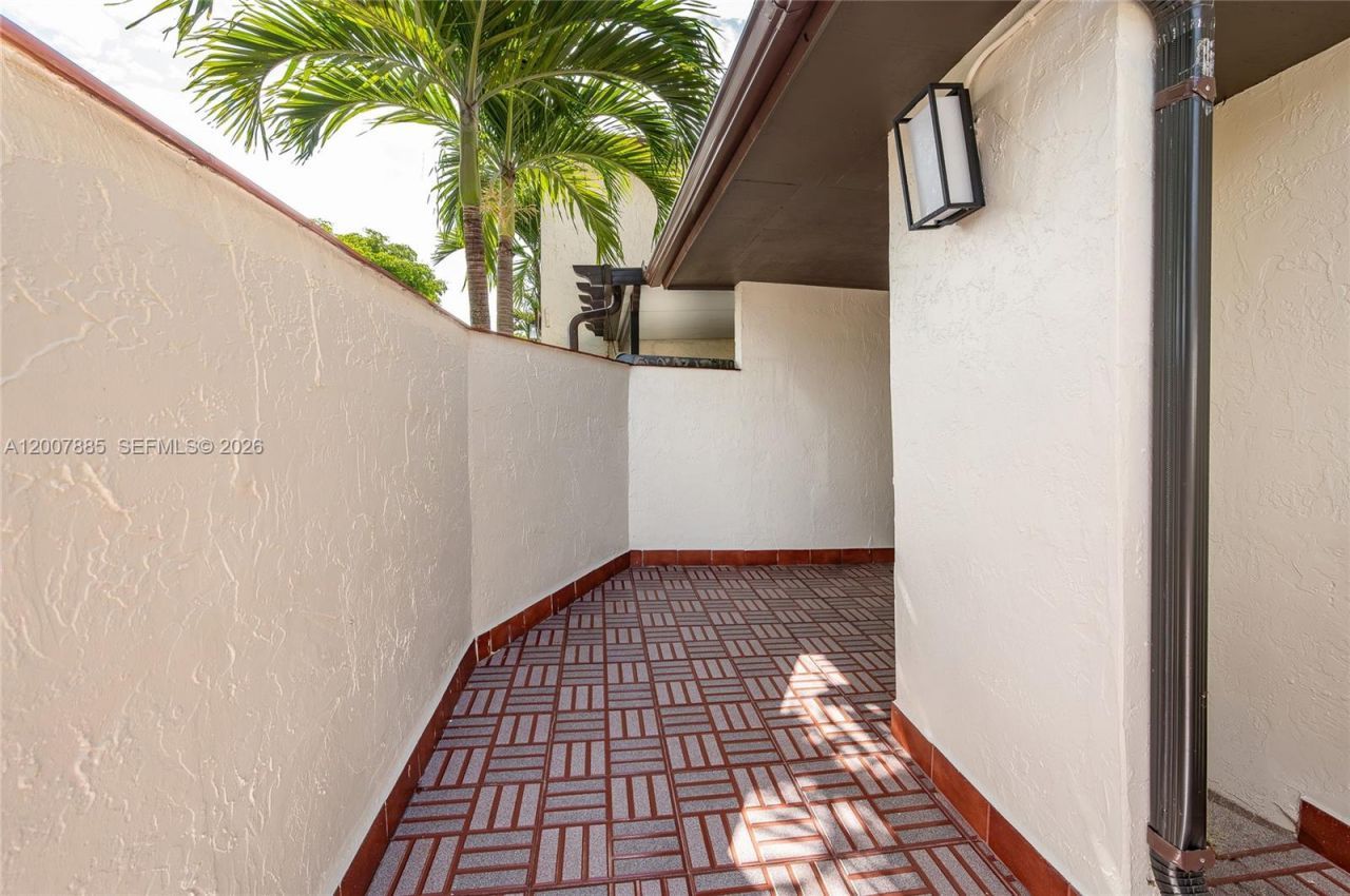10340 NW 5th Ter, Unit 1-26, Miami, FL 33172 Photo