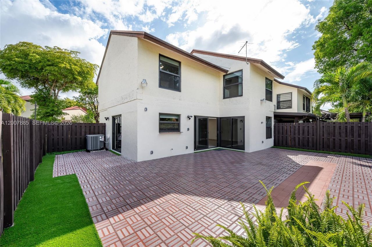10340 NW 5th Ter, Unit 1-26, Miami, FL 33172 Photo