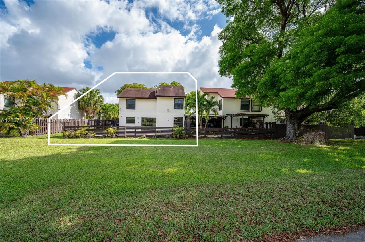 10340 NW 5th Ter, Unit 1-26, Miami, FL 33172 Photo