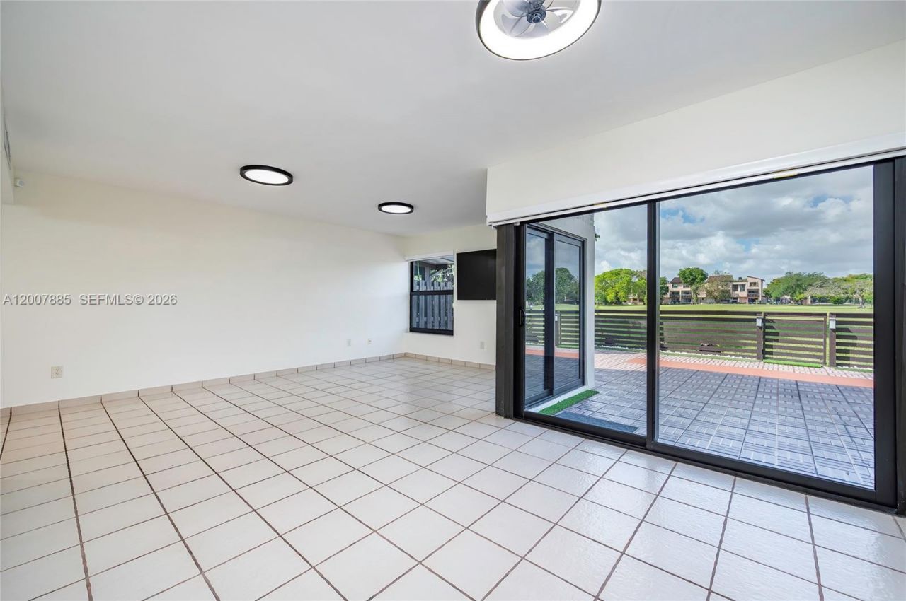 10340 NW 5th Ter, Unit 1-26, Miami, FL 33172 Photo