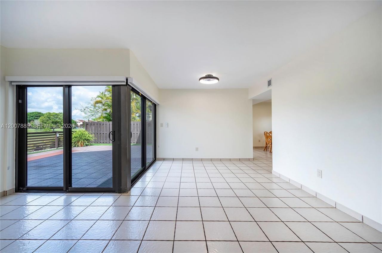 10340 NW 5th Ter, Unit 1-26, Miami, FL 33172 Photo