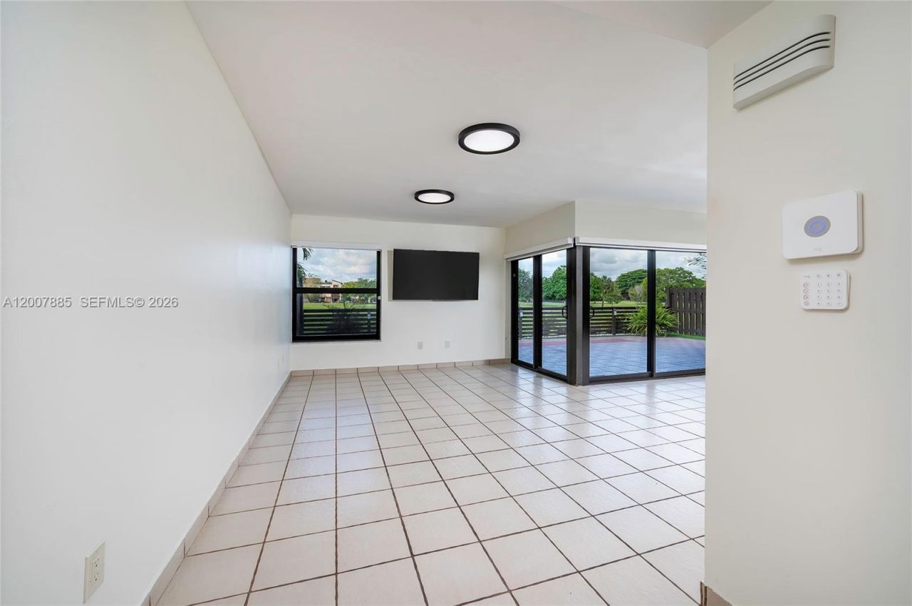 10340 NW 5th Ter, Unit 1-26, Miami, FL 33172 Photo
