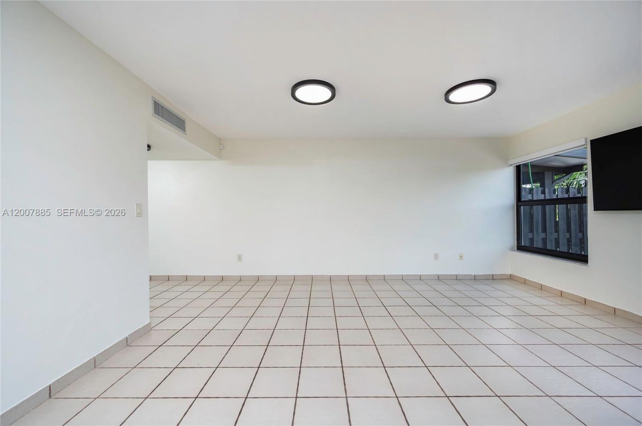 10340 NW 5th Ter, Unit 1-26, Miami, FL 33172 Photo