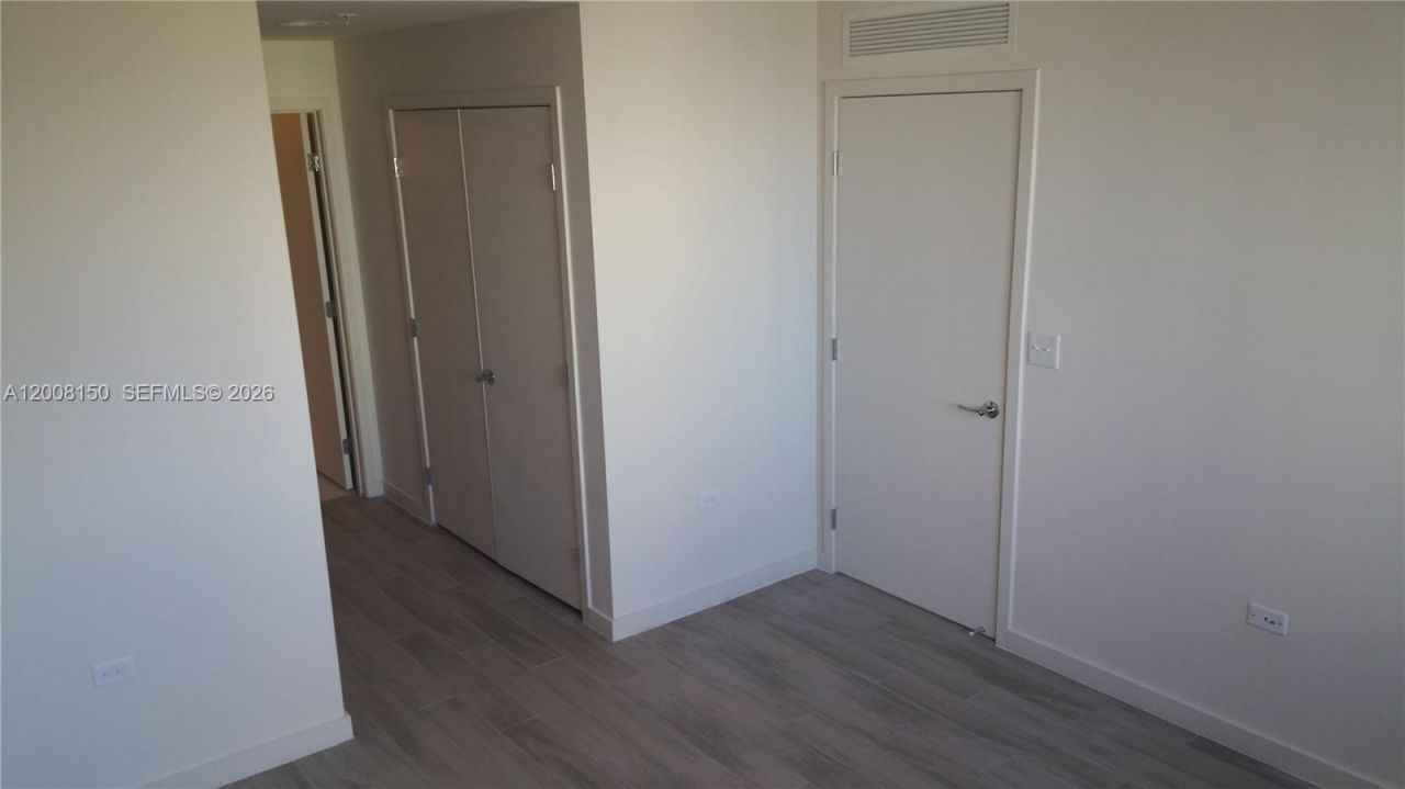 999 SW 1st Ave , Unit 2708, Miami, FL 33130 Photo