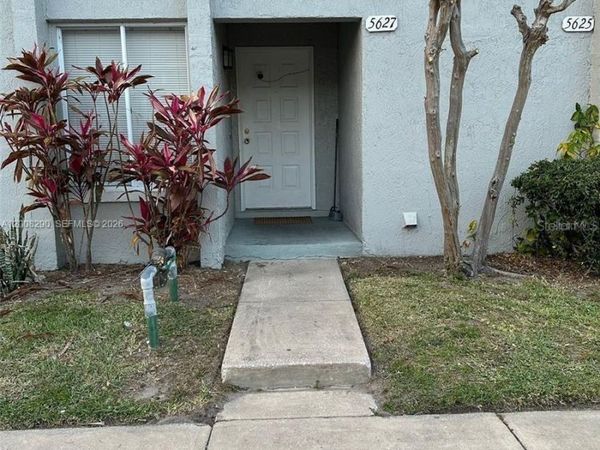 5627 Blue Shadows Court , Unit 3, Orlando, FL 32811