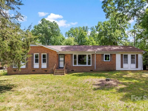 8315 Westbourne Drive, Charlotte, NC 28216