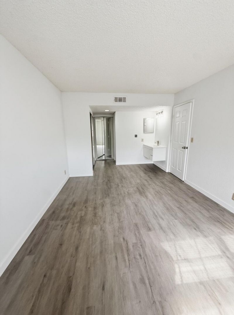 1516 SE Royal Green Circle, Unit 202, Port Saint Lucie, FL 34952 Photo