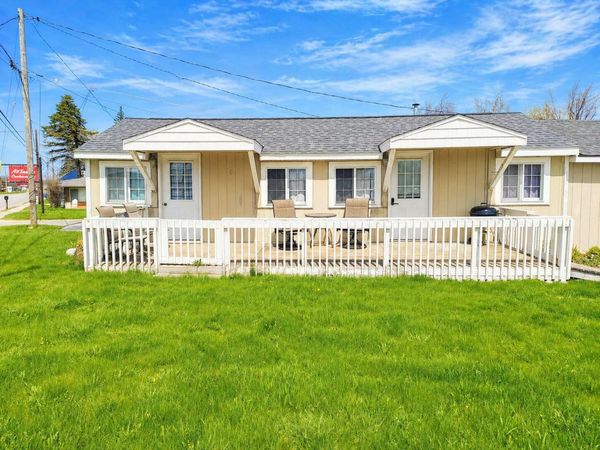 6344 W Houghton Lake Drive, Houghton Lake, MI 48629