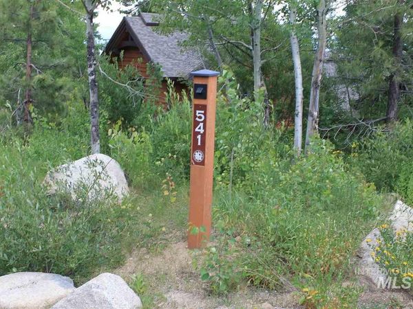 541 Whitewater Dr, Donnelly, ID 83615