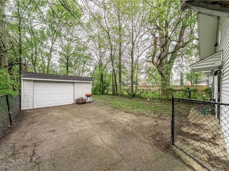1714 Hillview Road, Cleveland, OH 44112 Photo 19