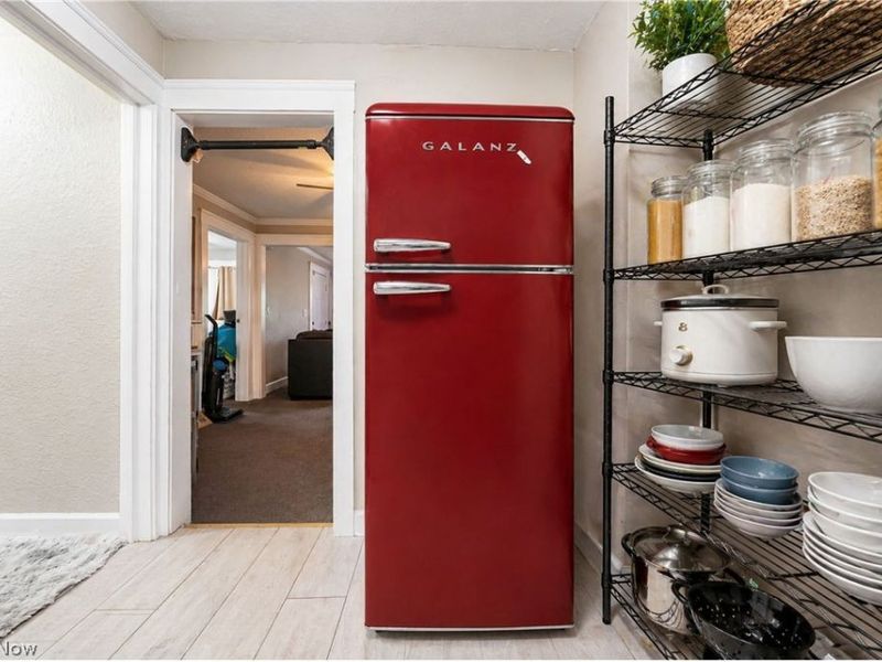 1714 Hillview Road, Cleveland, OH 44112 Photo 9