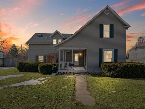 325 N Market Street , Hoopeston, IL 60942