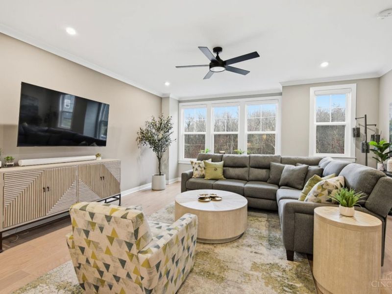 102 Blossom View Drive, Loveland, OH 45140 Photo 2