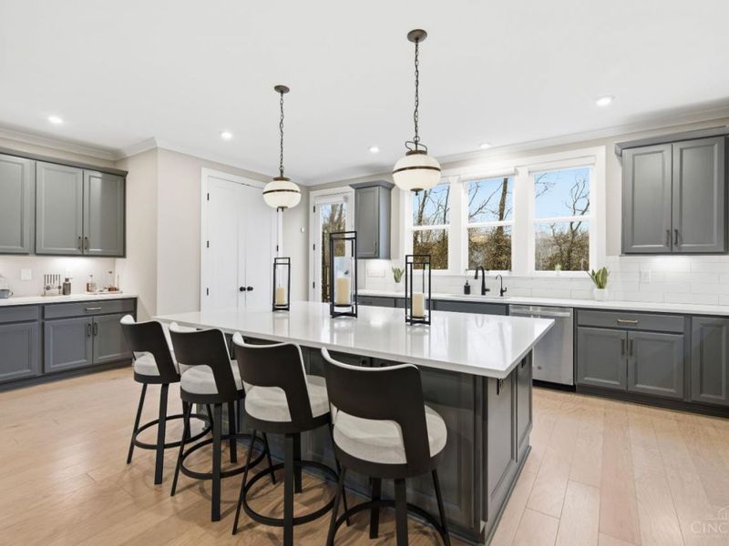 102 Blossom View Drive, Loveland, OH 45140 Photo 6