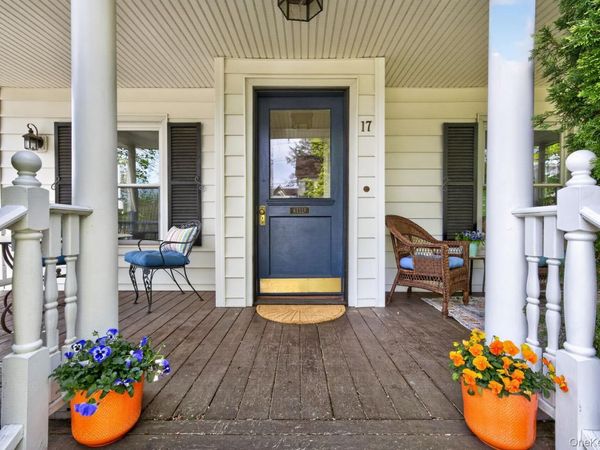 17 Riggs Place , Locust Valley, NY 11560