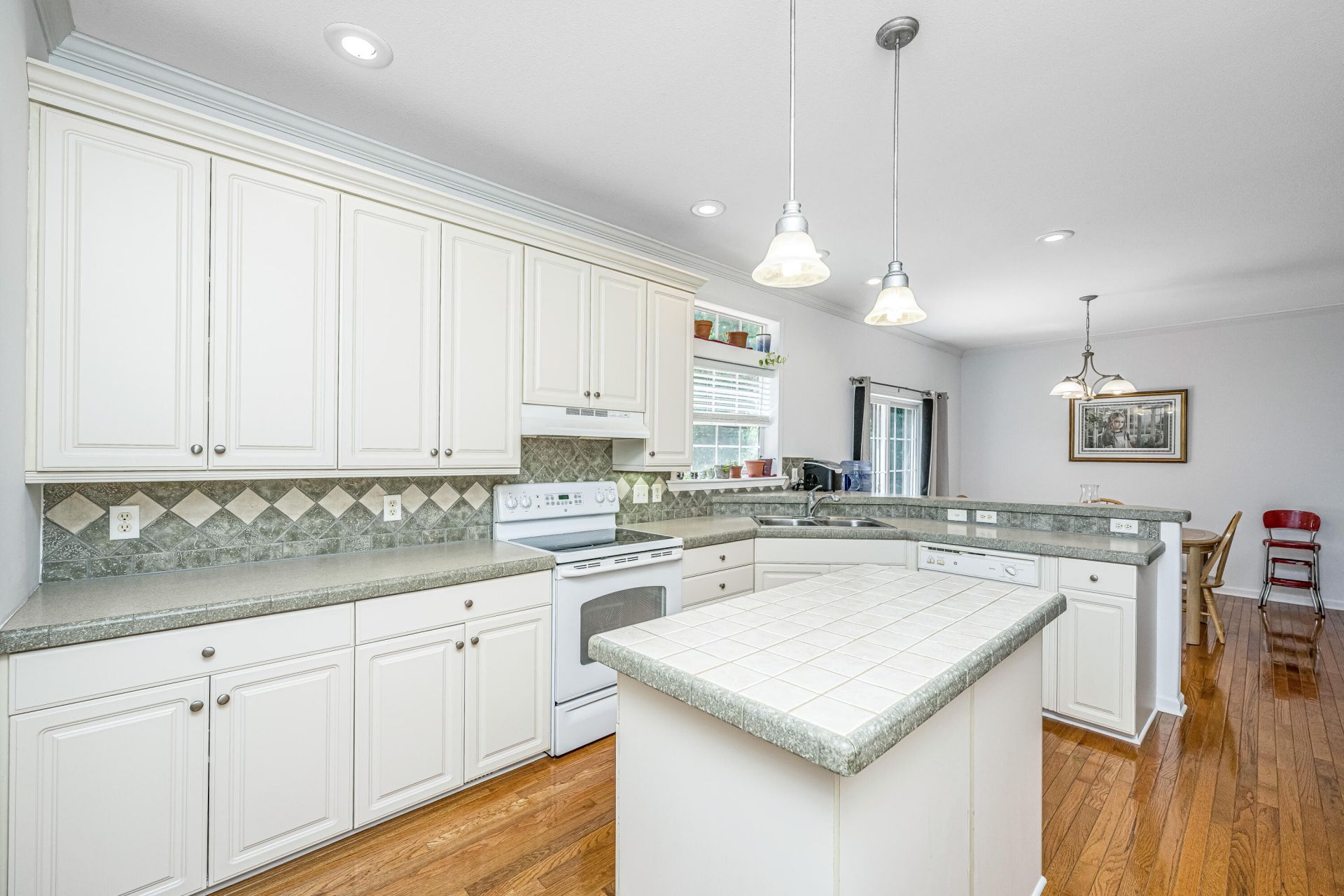 7650 Point Of Pines Road Photo 12