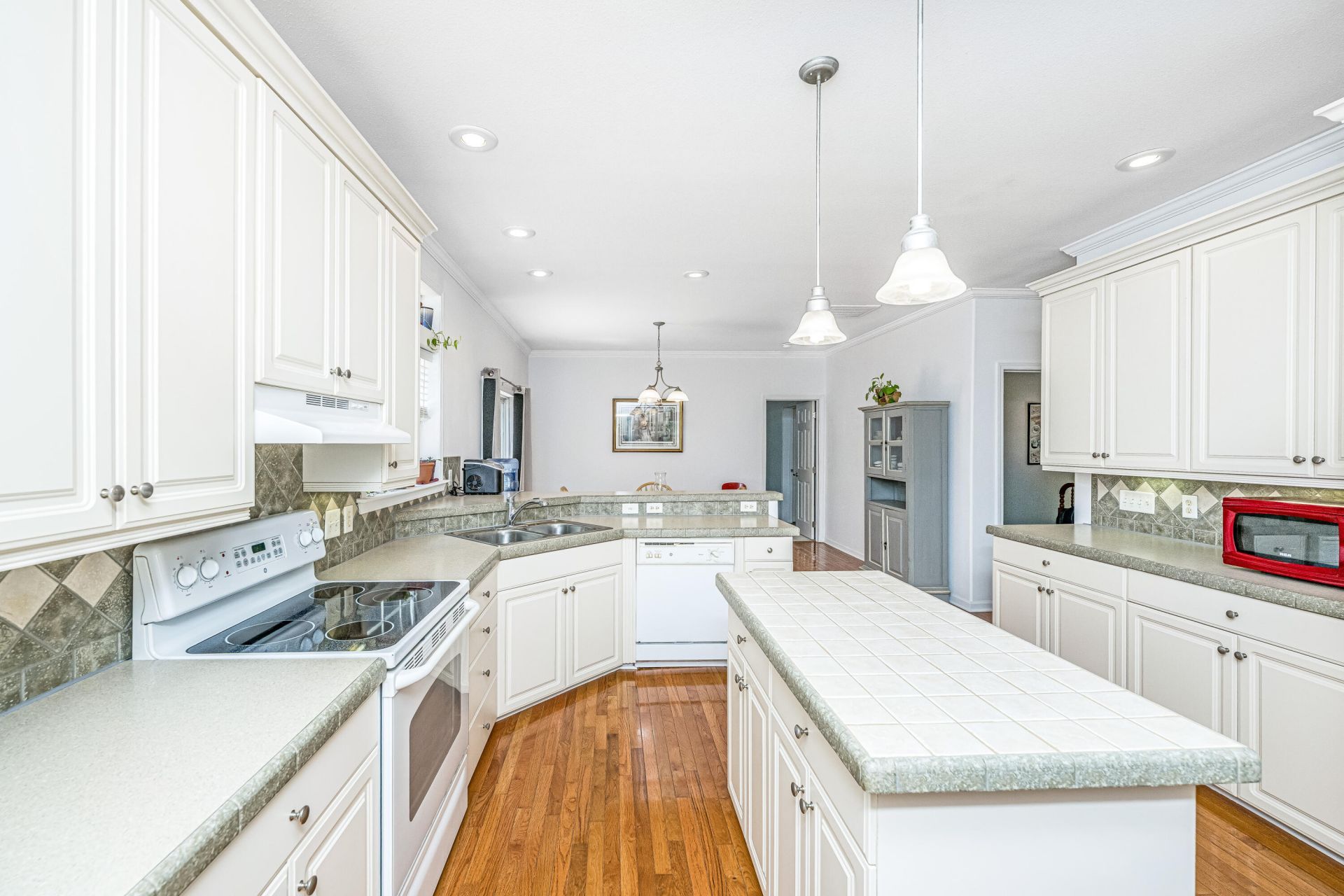 7650 Point Of Pines Road Photo 13