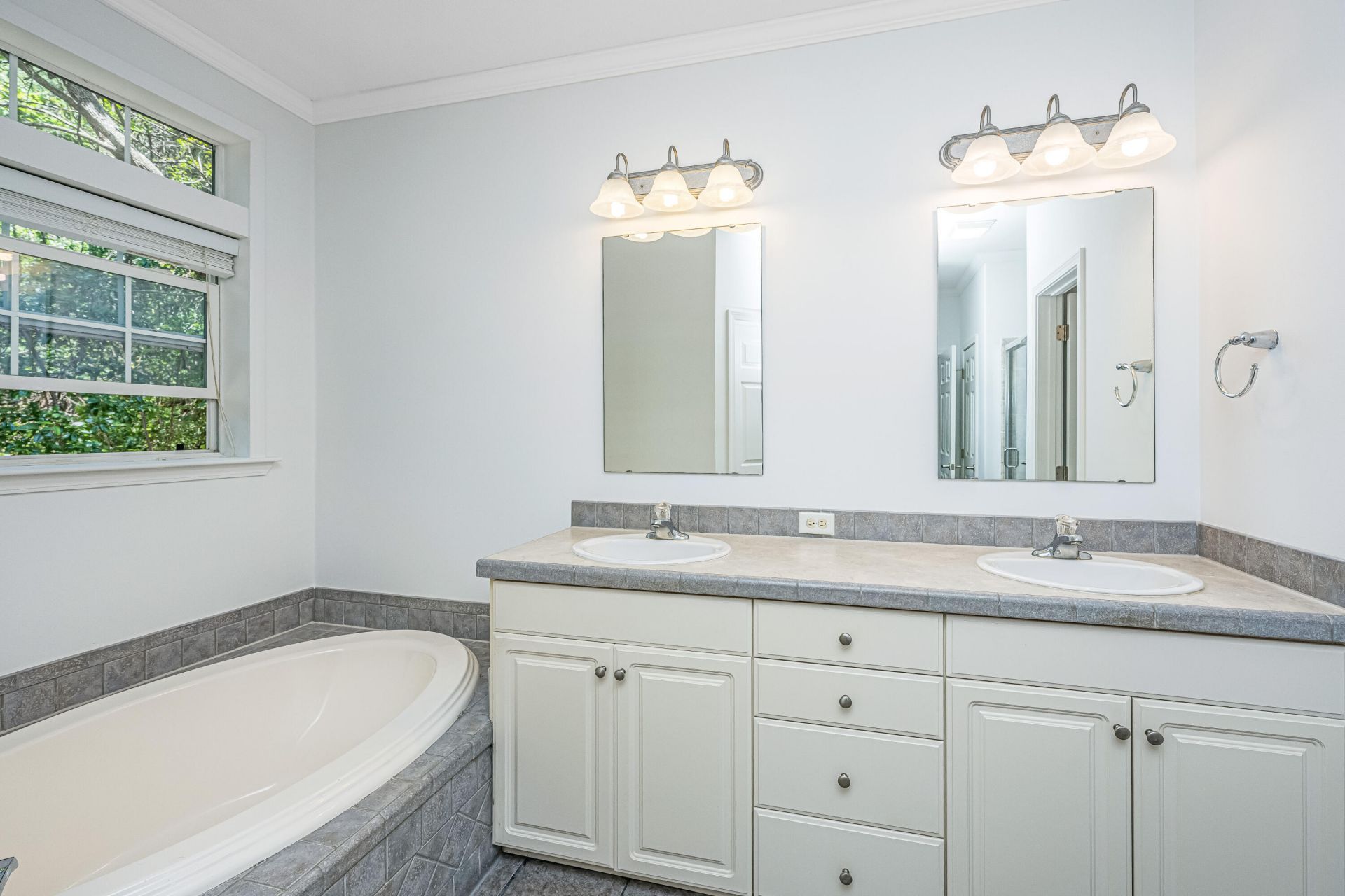 7650 Point Of Pines Road Photo 17