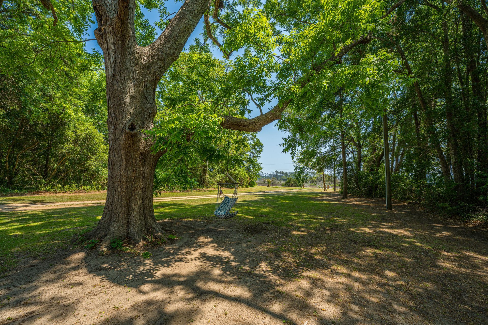 7650 Point Of Pines Road Photo 8