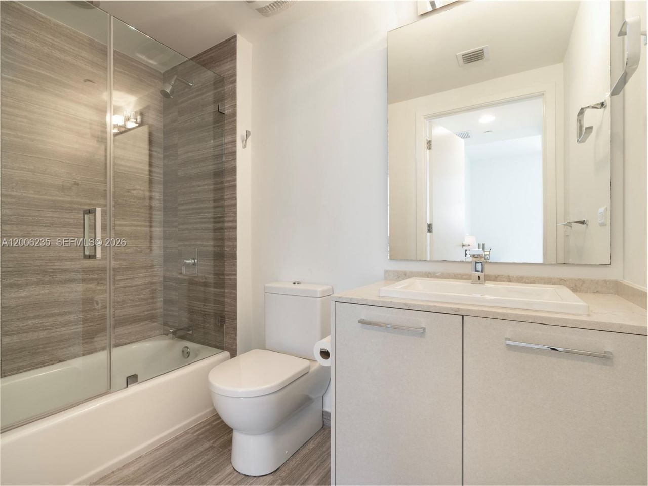 1010 Brickell Ave, Unit 2801, Miami, FL 33131 Photo