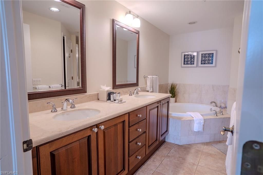 1045 Sandpiper St , Unit G203, Naples, FL 34102 Photo