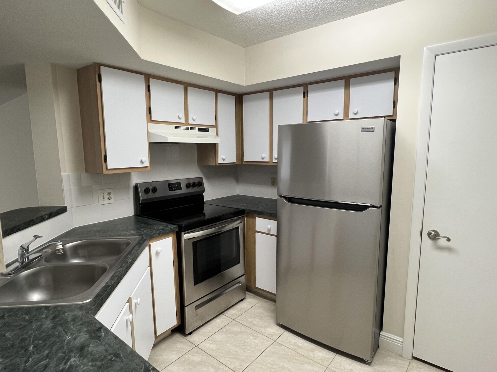 815 W Boynton Beach Boulevard, Unit 12-101, Boynton Beach, FL 33426 Photo