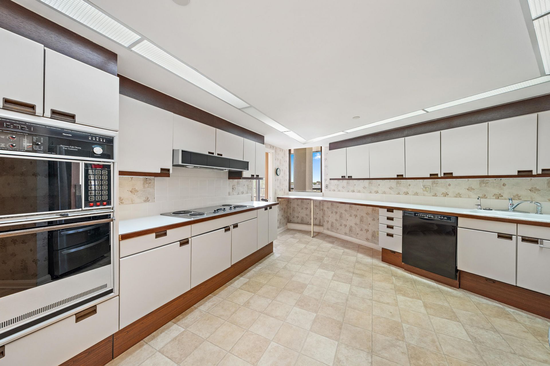 100 Lakeshore Drive, Unit 354, North Palm Beach, FL 33408 Photo