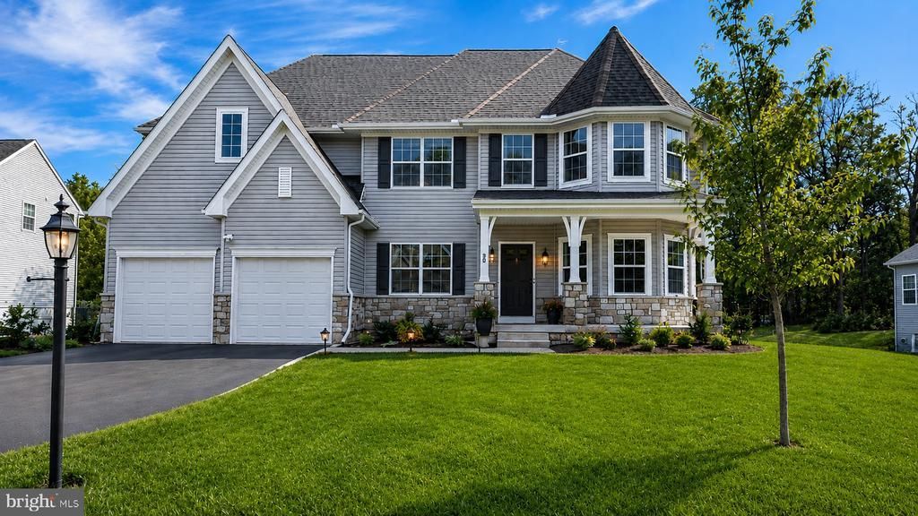 30 ANDREA LANE, GILBERTSVILLE, PA 19525