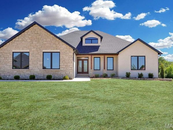 1370 Walnut Ridge Drive , Columbia, IL 62236