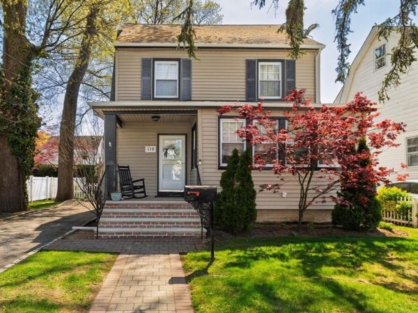 119 Nassau Avenue , Malverne, NY 11565