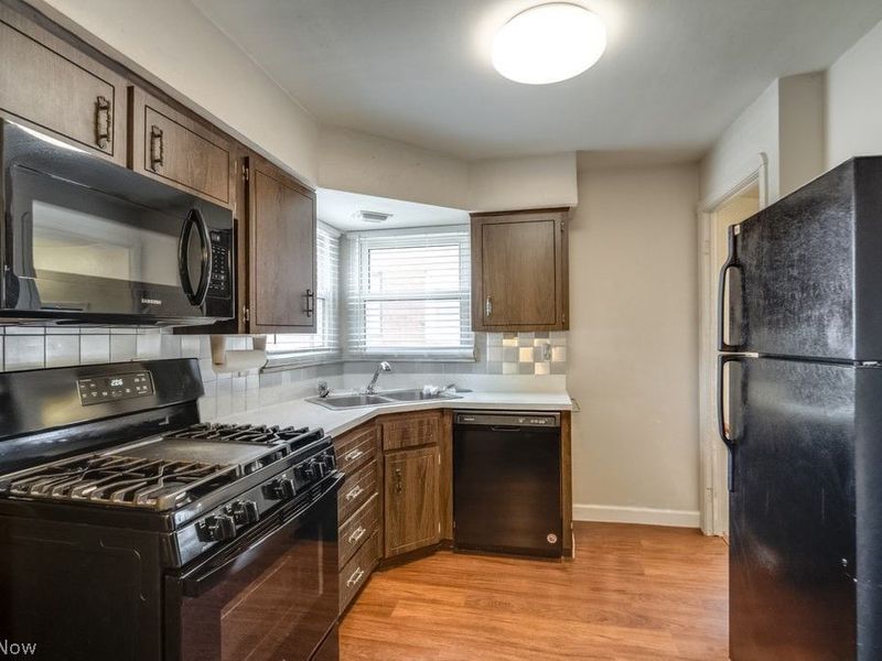 6710 Ackley Road, Parma, OH 44129 Photo 2