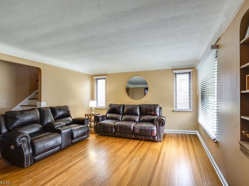 6710 Ackley Road, Parma, OH 44129 Photo 5