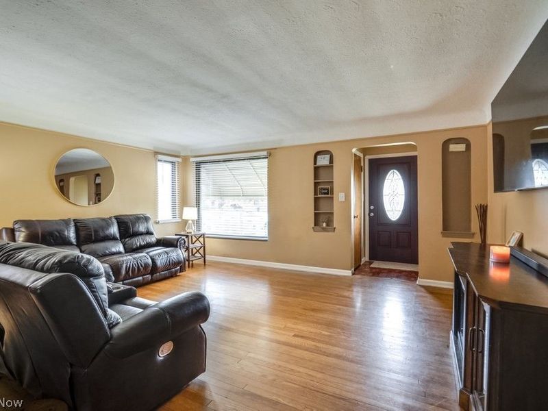 6710 Ackley Road, Parma, OH 44129 Photo 7