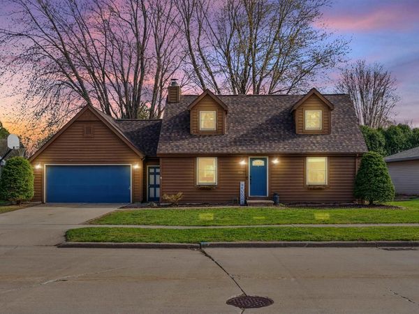 3033 E CANARY STREET, Appleton, WI 54915