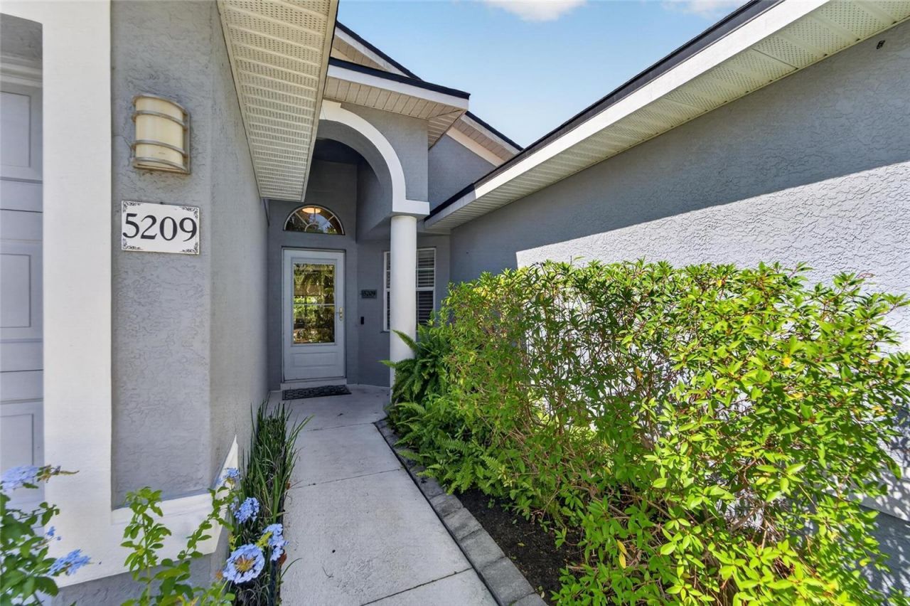 5209 Lansdowne Way, Palmetto, FL 34221 Photo