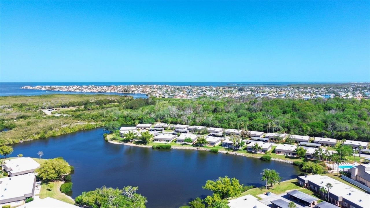 4127 Stratford Drive , Unit 4127, New Port Richey, FL 34652 Photo