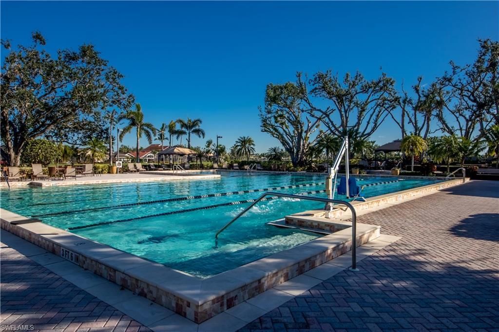 5260 S Landings Dr, Unit 407, Fort Myers, FL 33919 Photo
