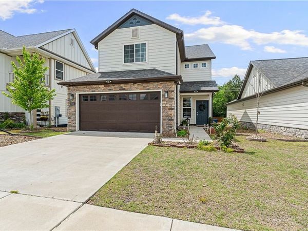 2006 SW Poppy Street , Bentonville, AR 72713