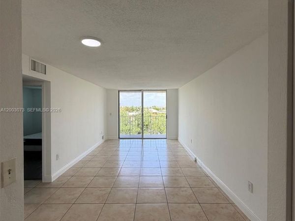 1805 Sans Souci Blvd , Unit 526, North Miami, FL 33181