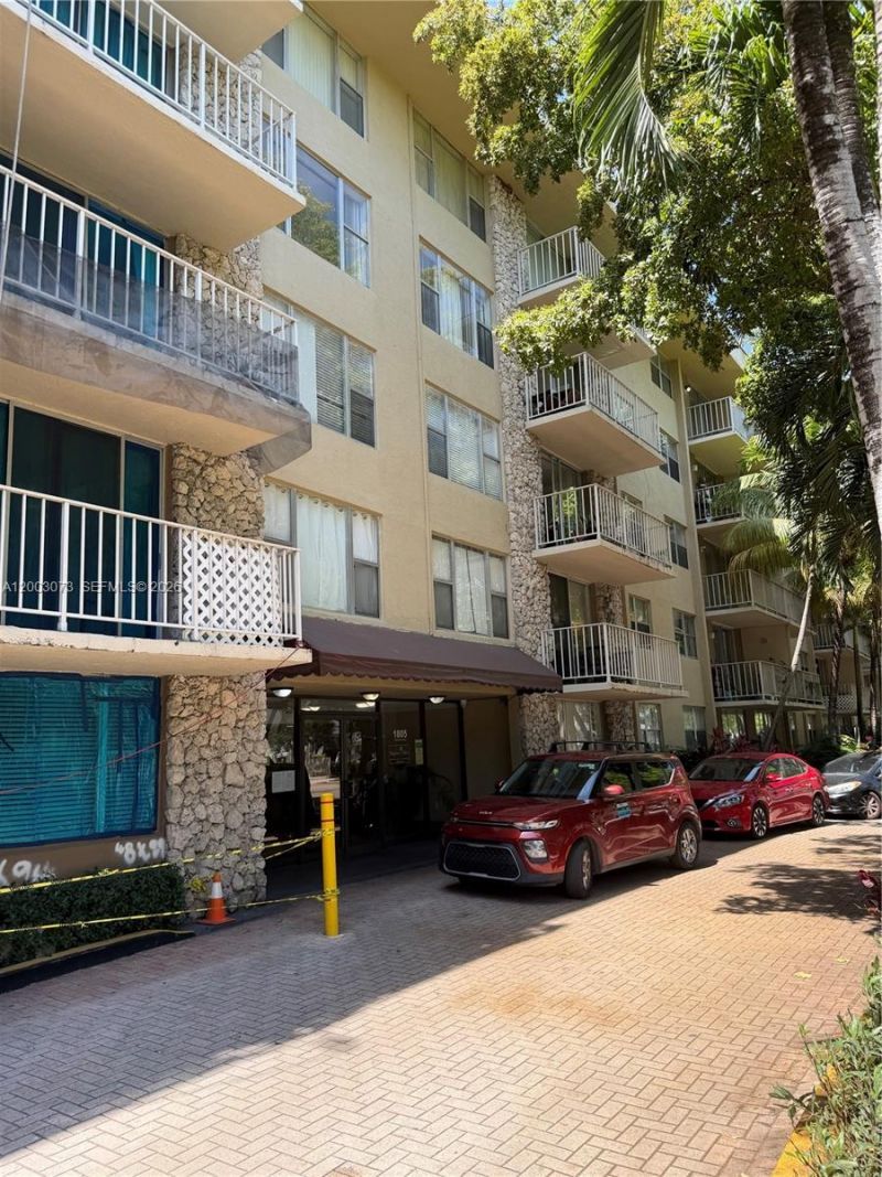 1805 Sans Souci Blvd, Unit 526, North Miami, FL 33181 Photo