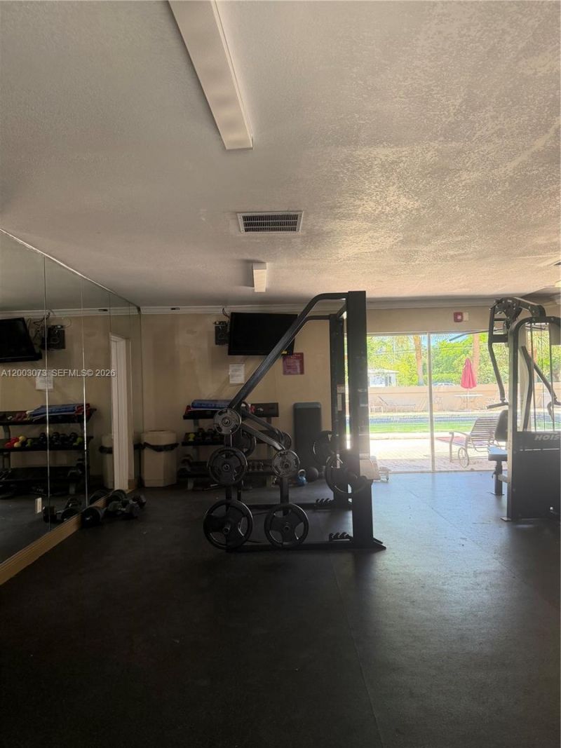 1805 Sans Souci Blvd, Unit 526, North Miami, FL 33181 Photo