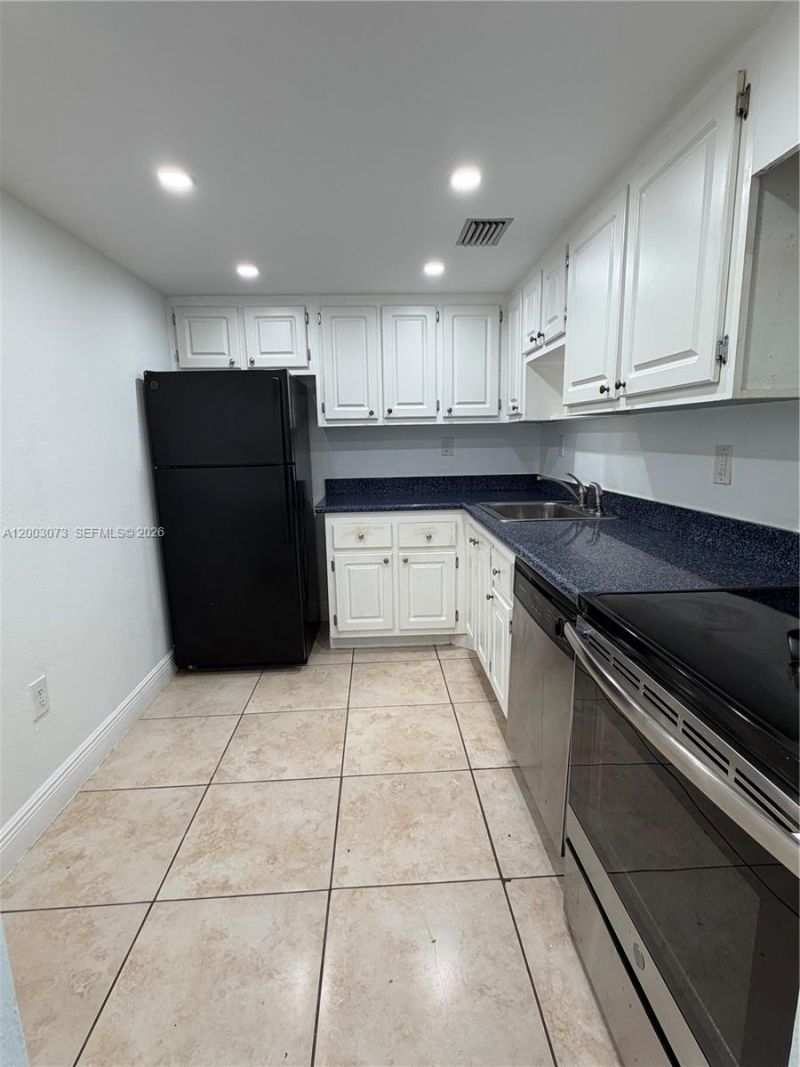 1805 Sans Souci Blvd , Unit 526, North Miami, FL 33181 Photo