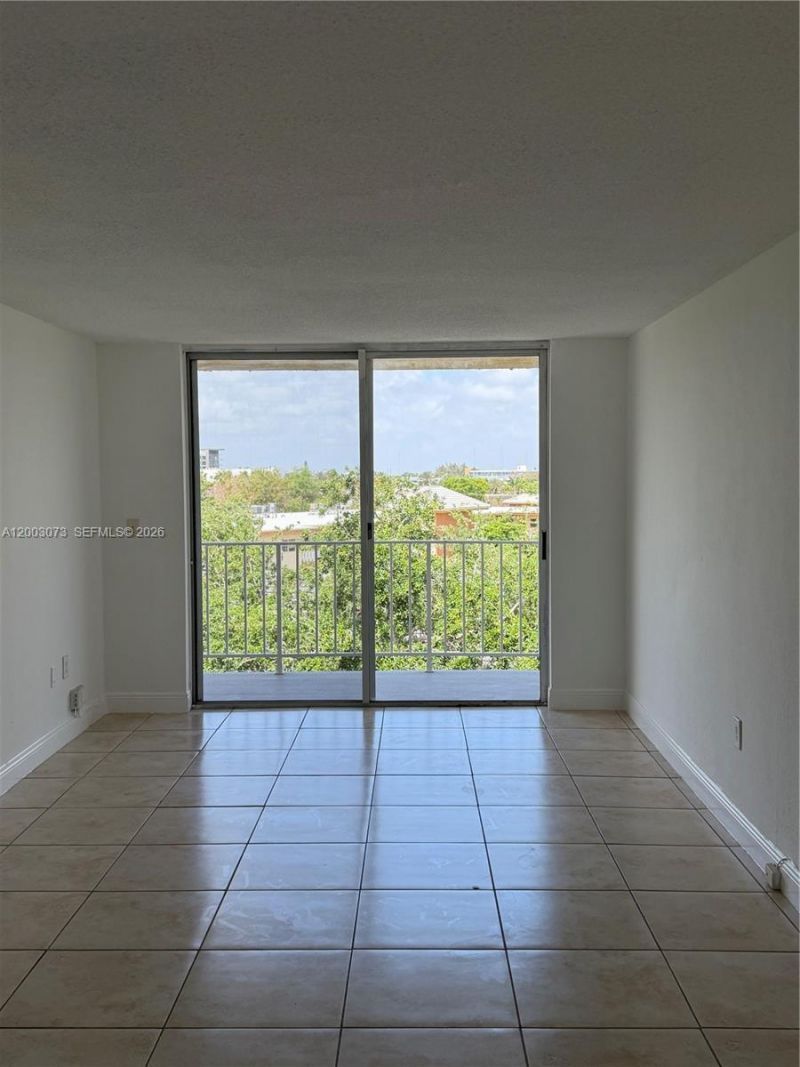1805 Sans Souci Blvd, Unit 526, North Miami, FL 33181 Photo