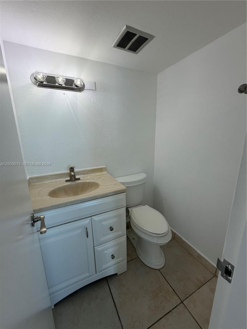 1805 Sans Souci Blvd , Unit 526, North Miami, FL 33181 Photo