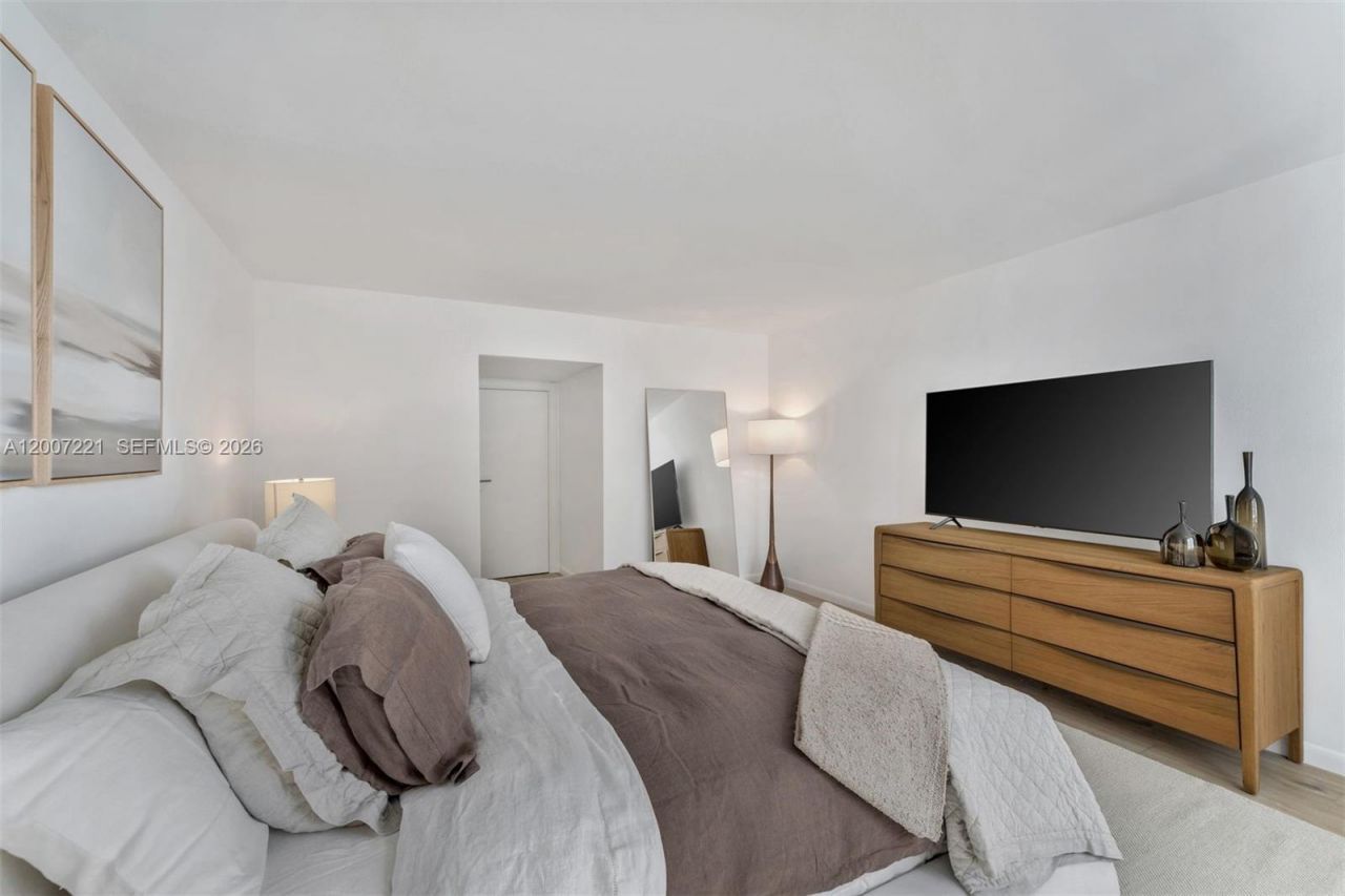 2301 Collins Ave , Unit 902, Miami Beach, FL 33139 Photo