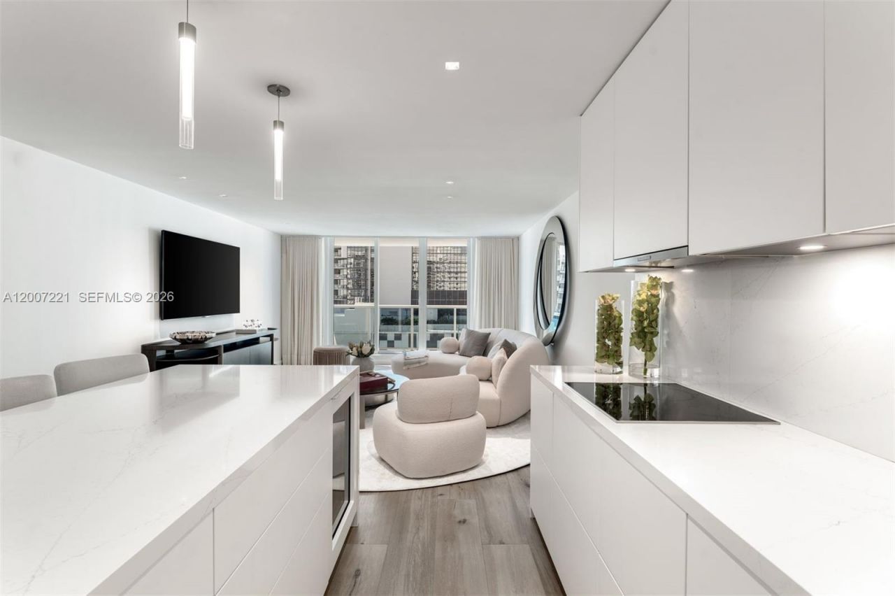 2301 Collins Ave , Unit 902, Miami Beach, FL 33139 Photo